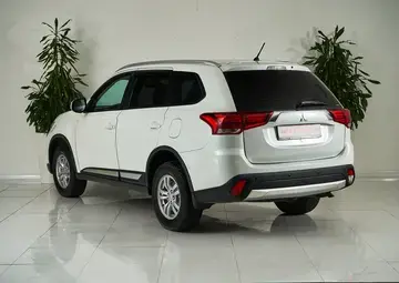 Mitsubishi Outlander Вид 4