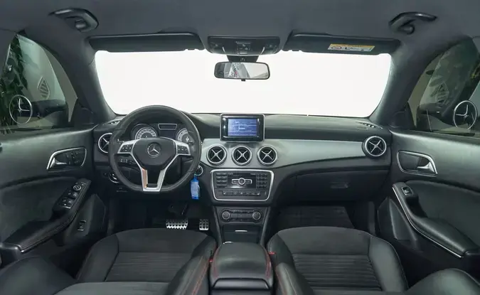 Mercedes benz CLA